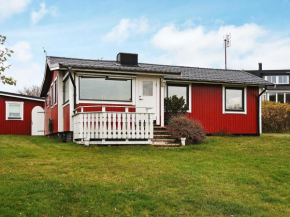 Three-Bedroom Holiday home in Fjell in Höganäs